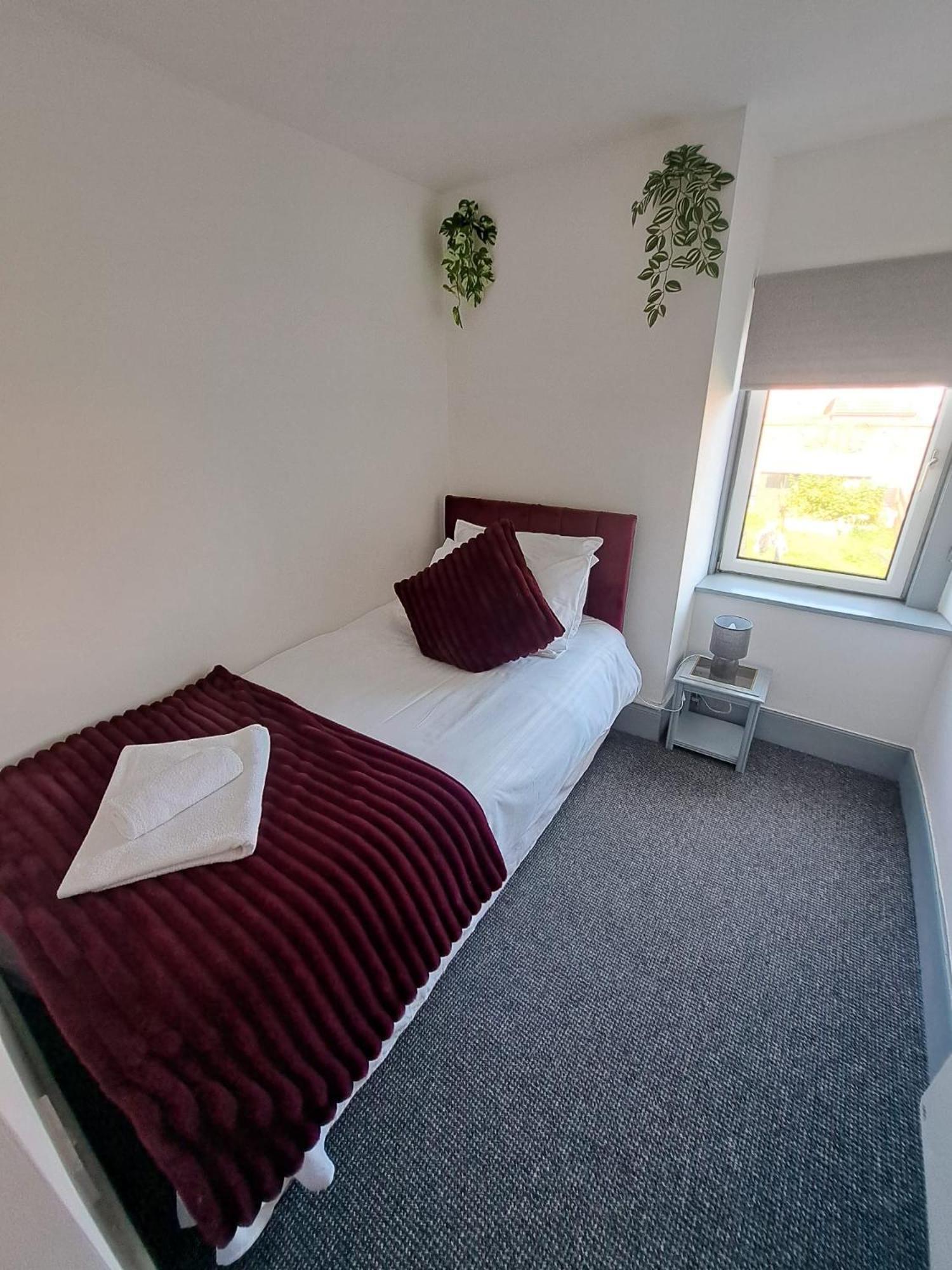 Dundee Football Stadium Apartment Bagian luar foto
