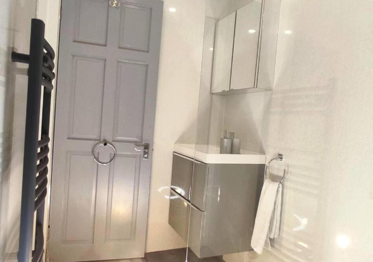 Dundee Football Stadium Apartment Bagian luar foto