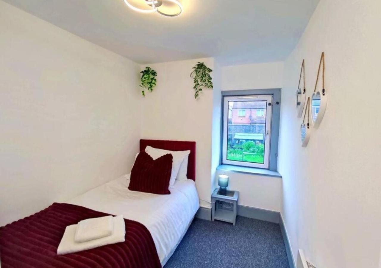 Dundee Football Stadium Apartment Bagian luar foto