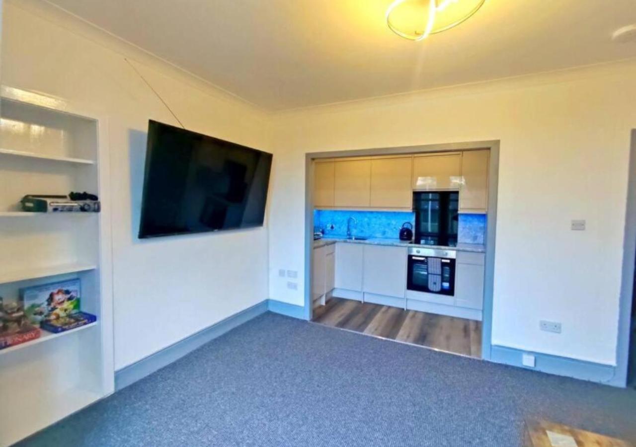 Dundee Football Stadium Apartment Bagian luar foto