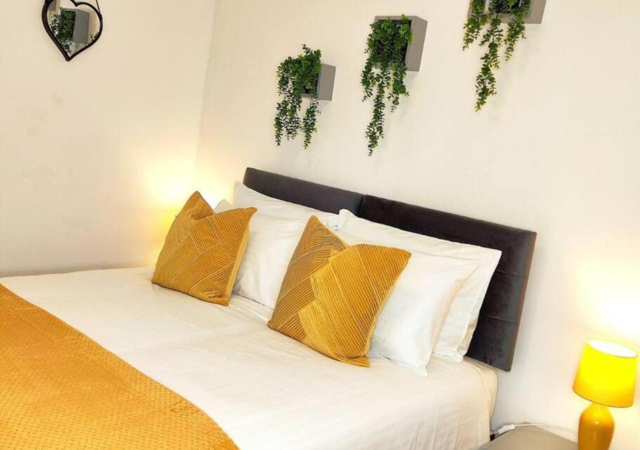 Dundee Football Stadium Apartment Bagian luar foto