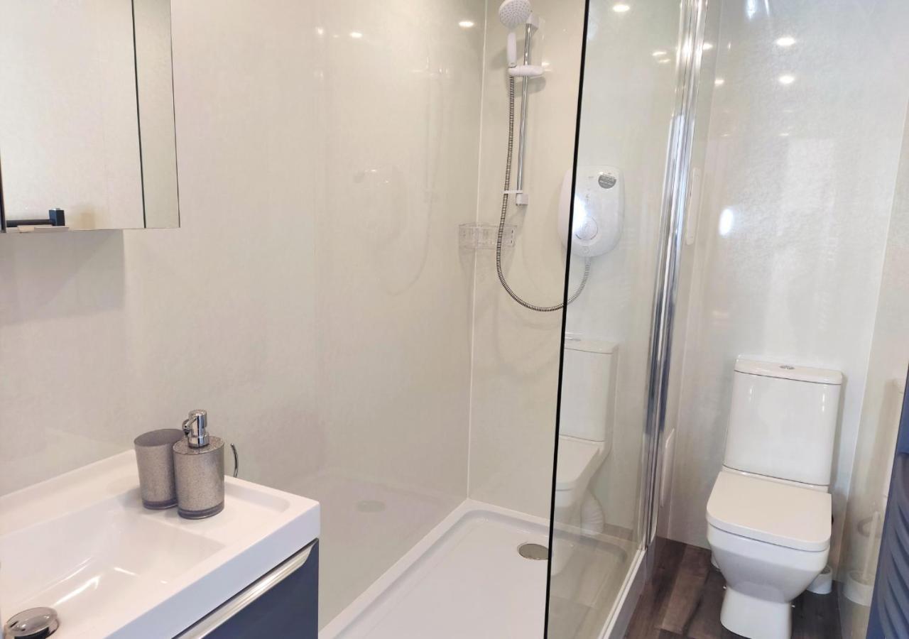 Dundee Football Stadium Apartment Bagian luar foto