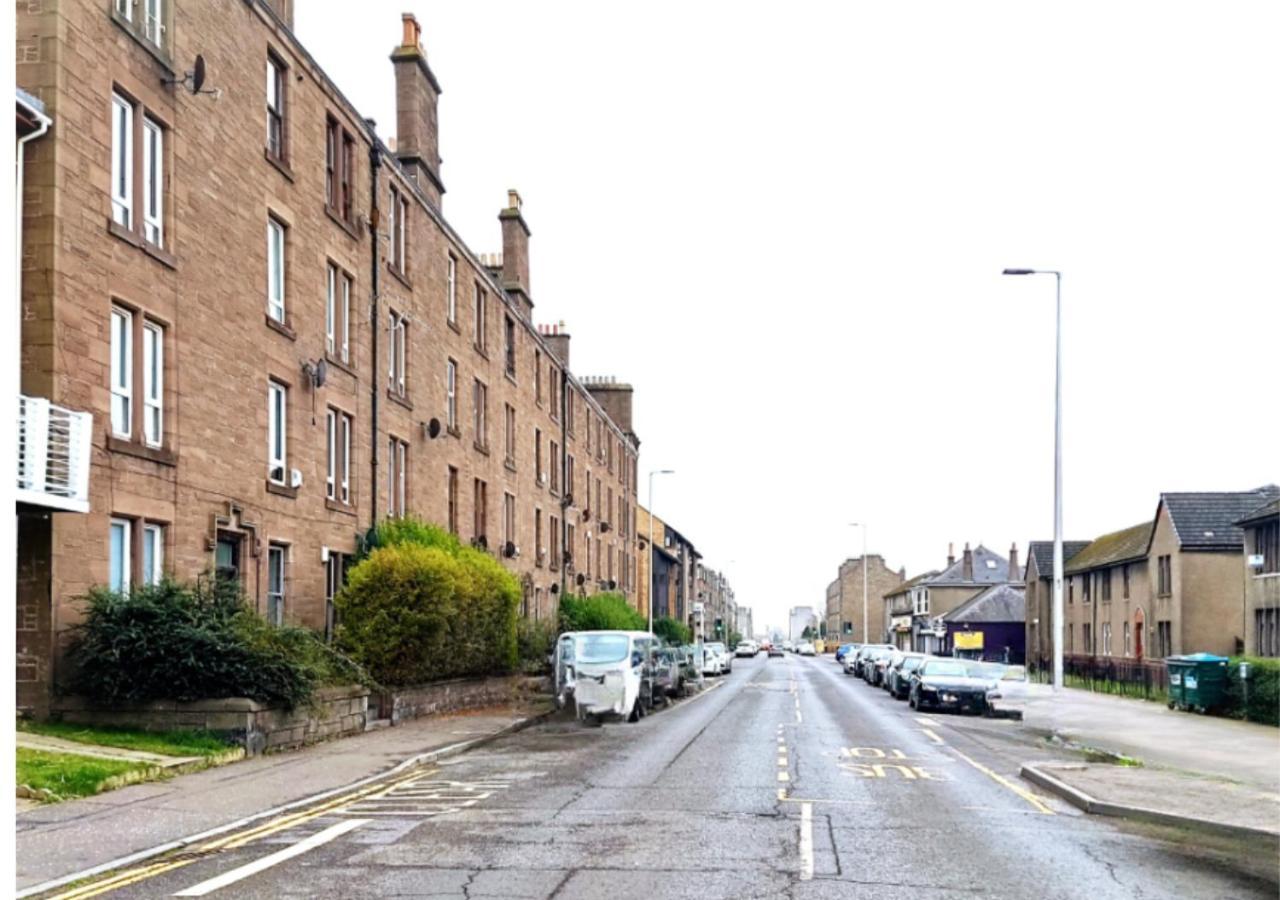 Dundee Football Stadium Apartment Bagian luar foto